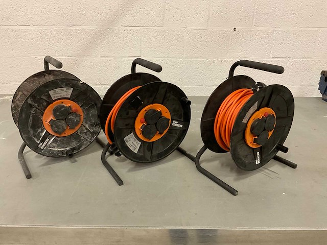 Qwattpro bm300 verlengkabelhaspel (3x) - afbeelding 1 van  2