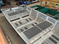 Qwest f360 aluminium boot - afbeelding 5 van  7