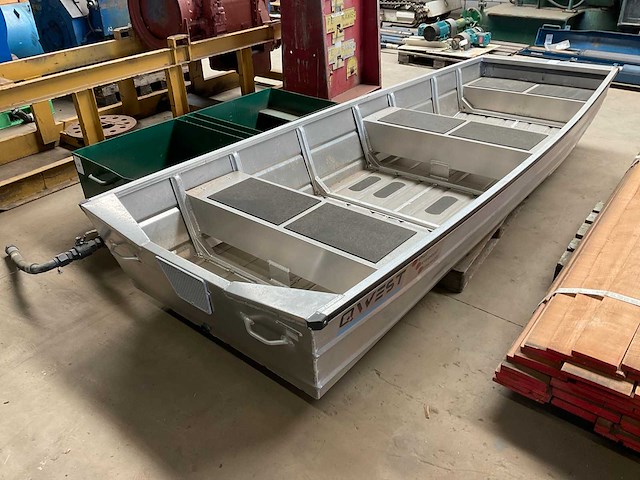 Qwest f360 aluminium boot - afbeelding 6 van  7