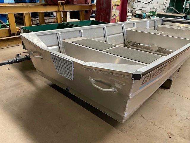 Qwest f360 aluminium boot - afbeelding 7 van  7