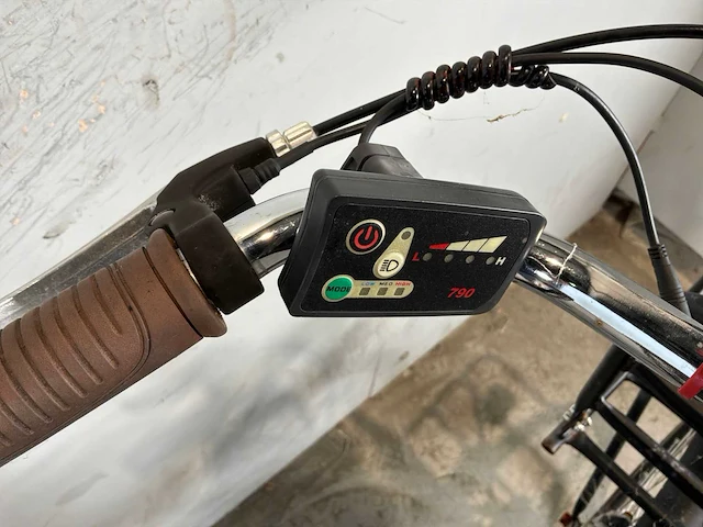 Raaks moxy elektrische fiets - afbeelding 10 van  10