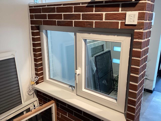 Raam met screens - afbeelding 4 van  10