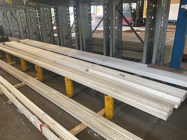 Raamhout enkelglas 40x67x5900 mm (11x) - afbeelding 1 van  5
