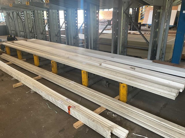 Raamhout enkelglas 40x90x5900 mm (4x) - afbeelding 1 van  4