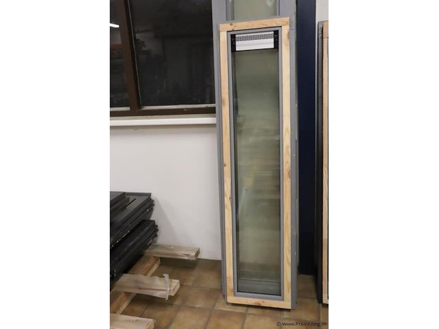 Raamkozijn met ventilatierooster t.b.v. tuinhuis - 37.5x8x160cm - afbeelding 1 van  5