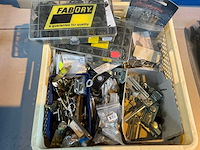 Raamsluiting en divers - afbeelding 3 van  5