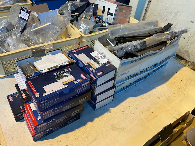 Raamsluiting - afbeelding 1 van  4