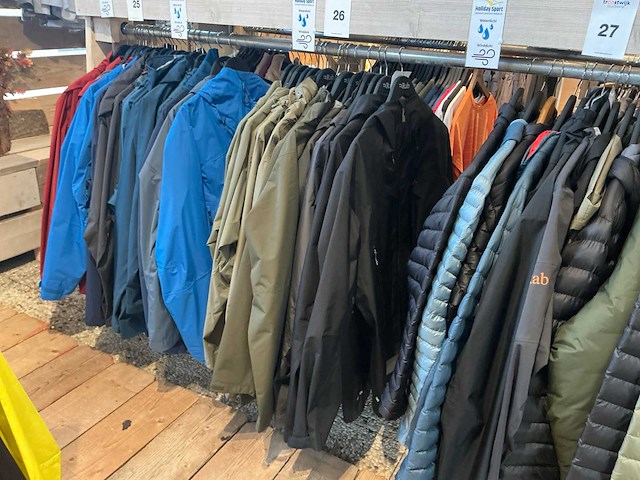 Rab windbreaker jas (15x) - afbeelding 1 van  5