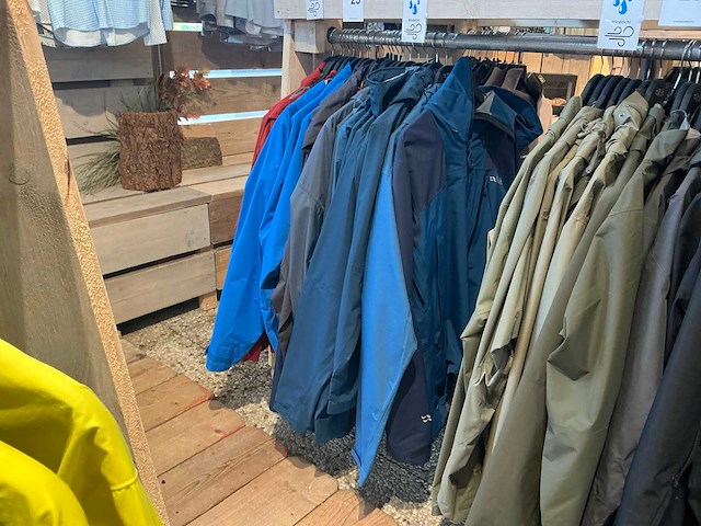 Rab windbreaker jas (20x) - afbeelding 1 van  5