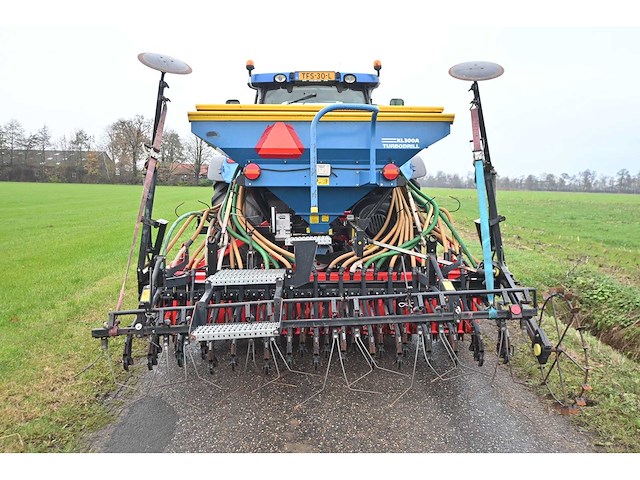 Rabe - turbodrill xl300a - combi-rijenzaaimachine met 2021 maschio gaspardo dm 3000 combi power harrows - afbeelding 15 van  20