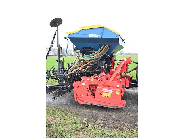 Rabe - turbodrill xl300a - combi-rijenzaaimachine met 2021 maschio gaspardo dm 3000 combi power harrows - afbeelding 17 van  20