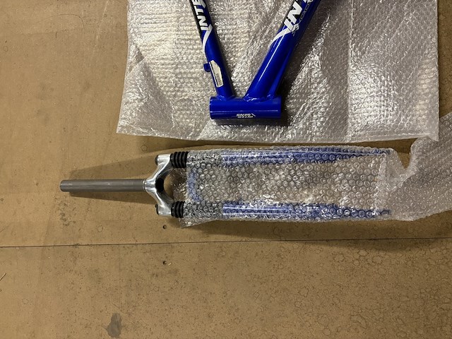Racefiets frame met voorvork, intersens - afbeelding 7 van  7