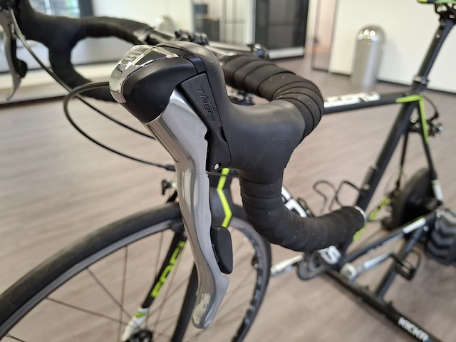 Racefiets met kickrcore trainer focus , culebro - afbeelding 10 van  14