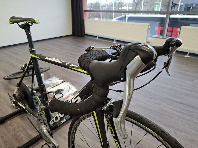 Racefiets met kickrcore trainer focus , culebro - afbeelding 11 van  14