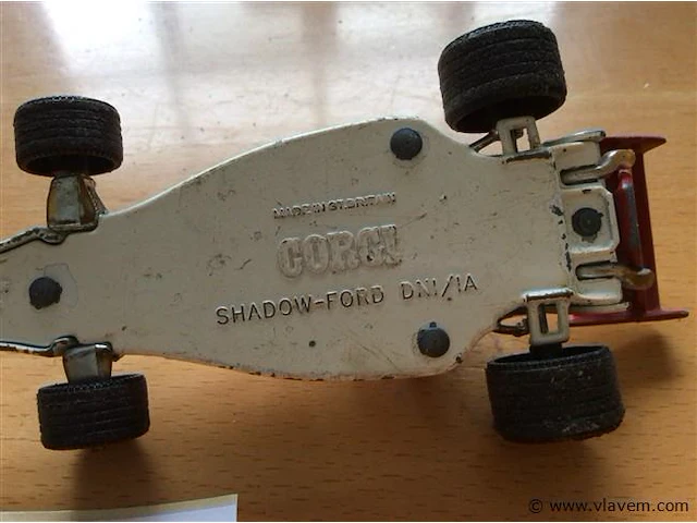 Racewagen corgi - afbeelding 2 van  3