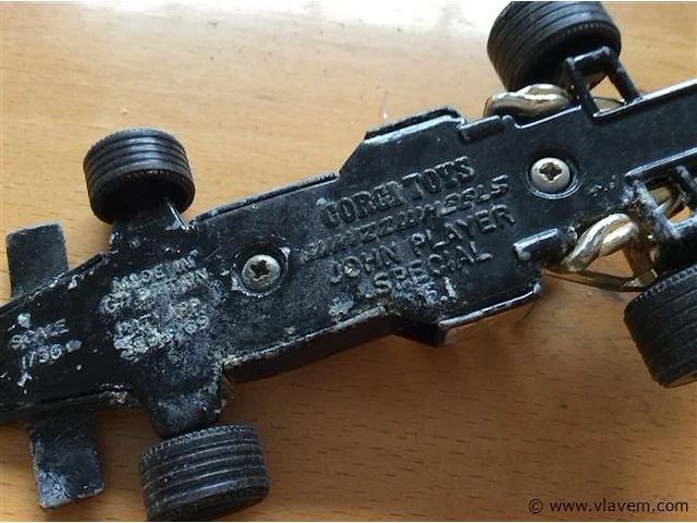 Racewagen corgi - afbeelding 2 van  3
