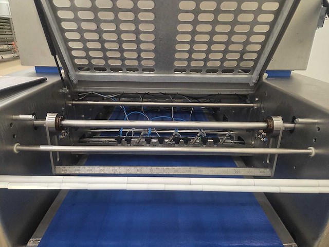 Rademaker - 2012 - croissant machine - afbeelding 20 van  37
