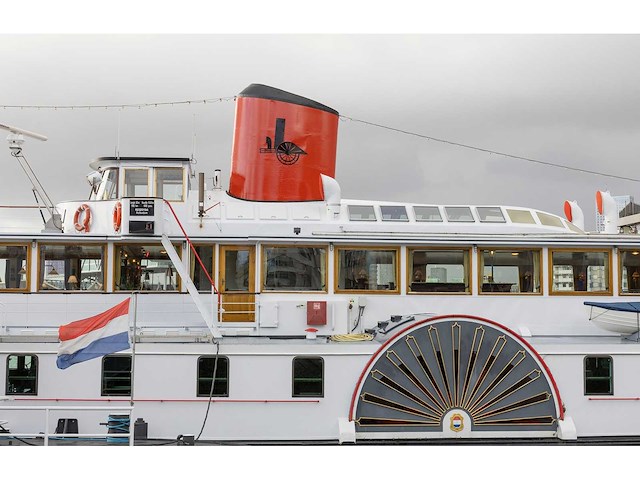 Raderstoomboot de majesteit - 100 jaar - afbeelding 33 van  64