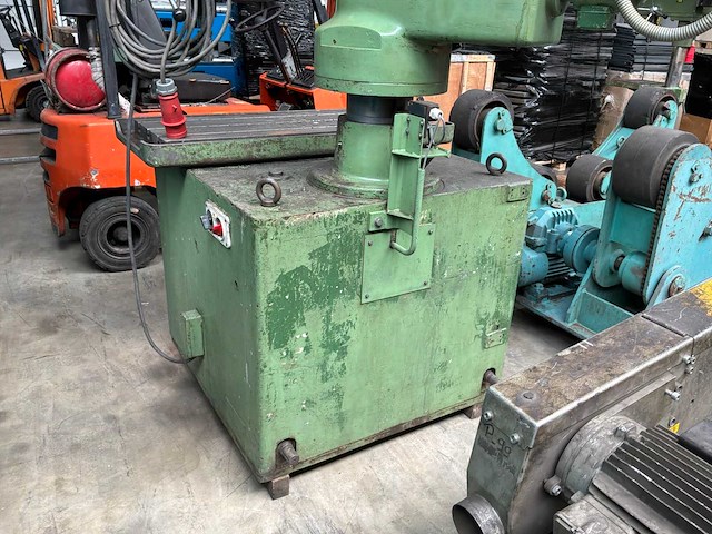 Radiaalboormachine met t-sleuf tafel - afbeelding 6 van  10