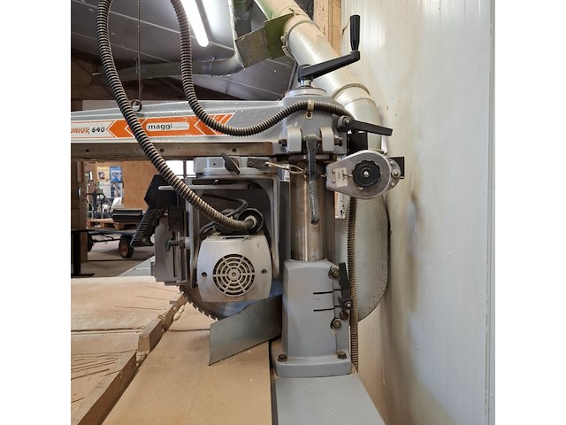 Radiaalzaagmachine met aan en afvoerbaan, maggi, junior 640, 2002 - afbeelding 10 van  34