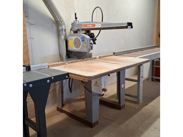 Radiaalzaagmachine met aan en afvoerbaan, maggi, junior 640, 2002 - afbeelding 1 van  34