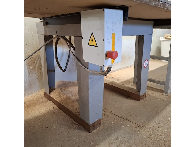 Radiaalzaagmachine met aan en afvoerbaan, maggi, junior 640, 2002 - afbeelding 14 van  34