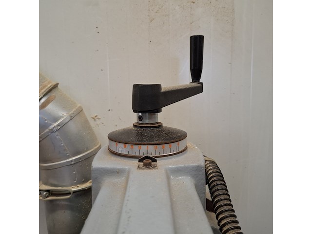 Radiaalzaagmachine met aan en afvoerbaan, maggi, junior 640, 2002 - afbeelding 34 van  34