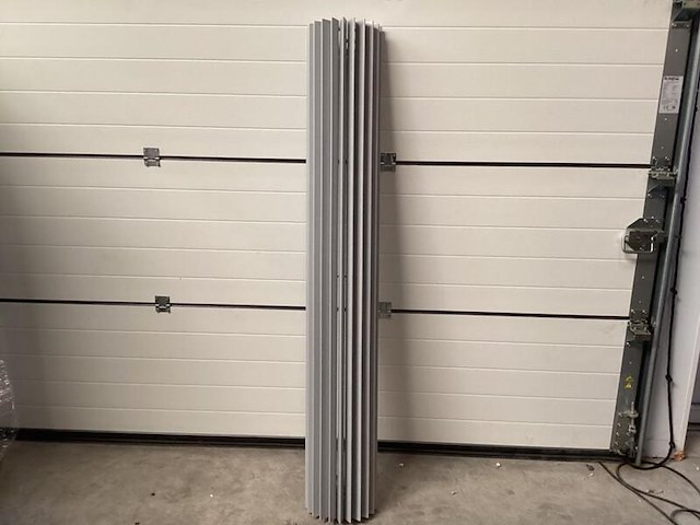 Radiator design, badkamer, grijs - afbeelding 1 van  7