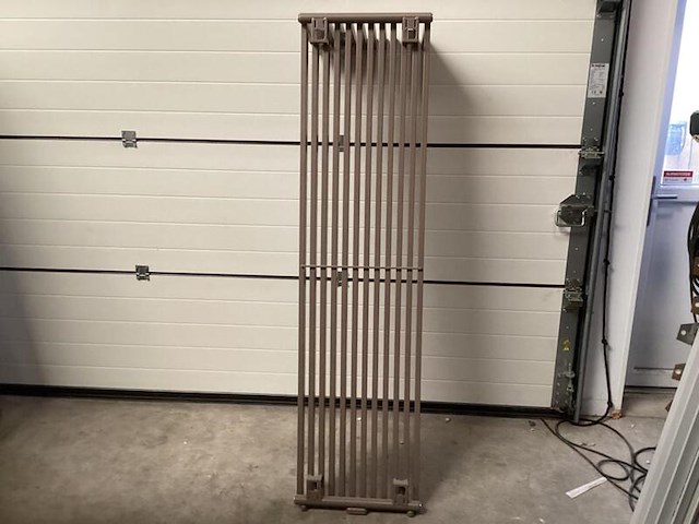 Radiator design, badkamer, taupe - afbeelding 1 van  7