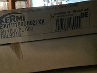 Radiator, kermi, 180x60 cm, ral 9016 - afbeelding 3 van  3