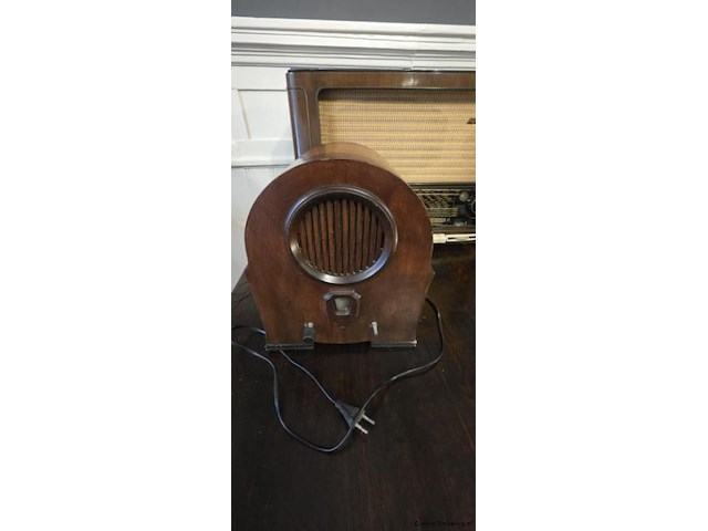 Radio, antiek - afbeelding 1 van  2