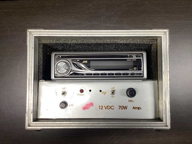 Radio op accu - afbeelding 2 van  2