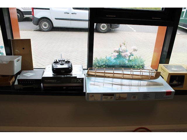 Radiografisch bestuurbare onderdelen, bouwpakketten, afstandsbedieningen etc. compleetheid en werking onbe... - afbeelding 4 van  6