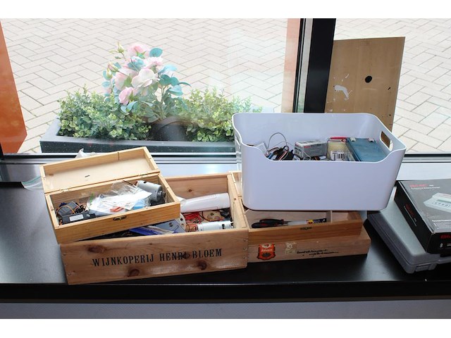 Radiografisch bestuurbare onderdelen, bouwpakketten, afstandsbedieningen etc. compleetheid en werking onbe... - afbeelding 6 van  6