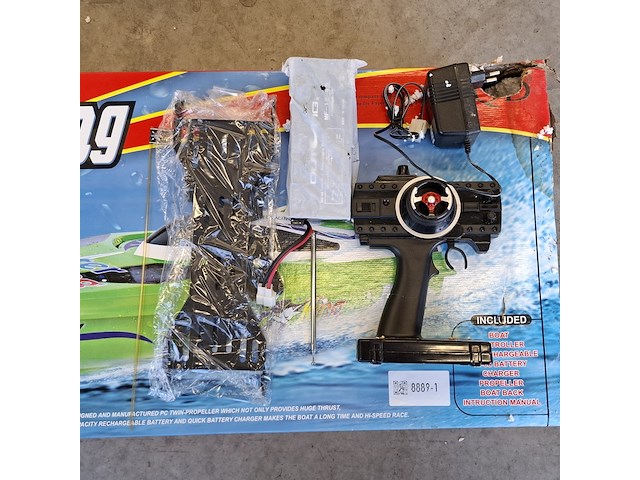 Radiografisch bestuurbare speedboot, darter king, mosquito craft-757, groen - afbeelding 11 van  12