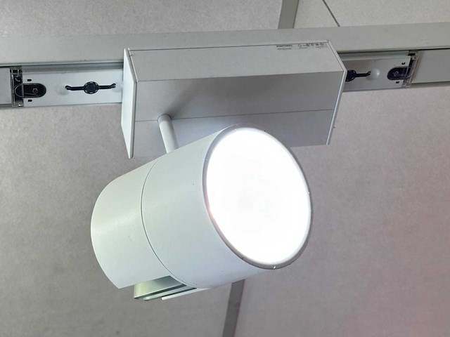 Rail met 8 richtspots - afbeelding 1 van  5