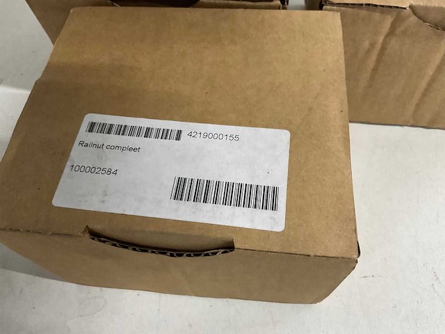 Rail schroef met glijmoer (200x) - afbeelding 4 van  4