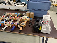 Raja, tesa partij tape dispensers en tape rollen - afbeelding 3 van  10