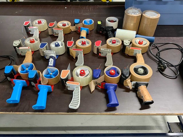 Raja, tesa partij tape dispensers en tape rollen - afbeelding 9 van  10