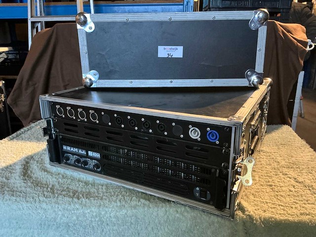Ram audio s4044 4-kanaals versterker - afbeelding 1 van  4