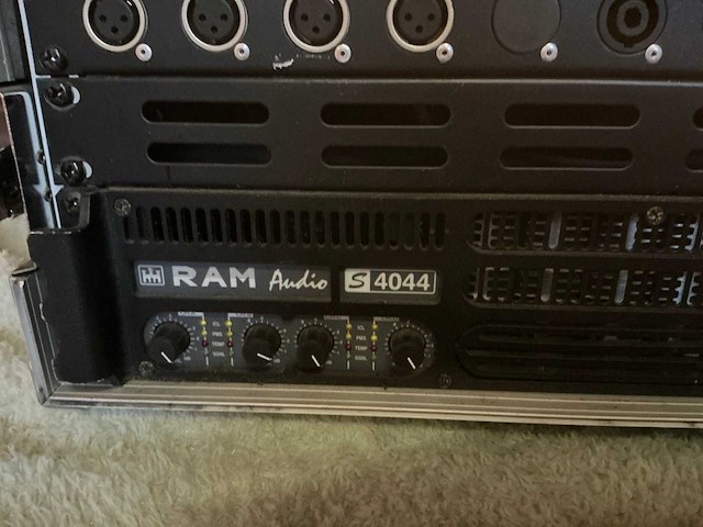 Ram audio s4044 4-kanaals versterker - afbeelding 3 van  4