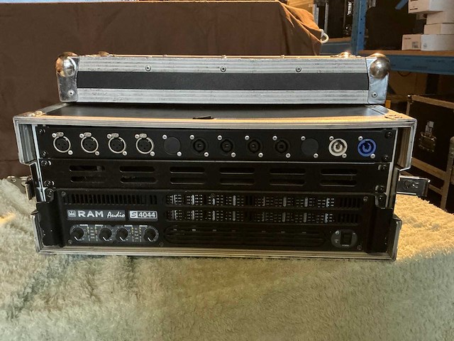 Ram audio s4044 4-kanaals versterker - afbeelding 2 van  3