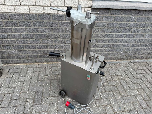 Ramon - 13 - stopmachines en vulbussen - afbeelding 1 van  3