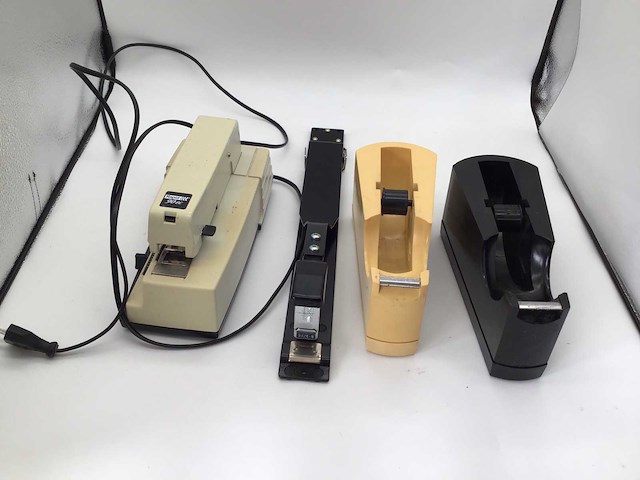 Rapid elektrische nietmachine 90ec, hand nietmachine en plakbandapparaten (4x) - afbeelding 2 van  6