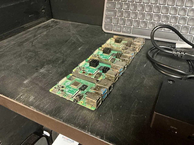 Raspberry pi 4 minicomputer (4x) - afbeelding 3 van  8