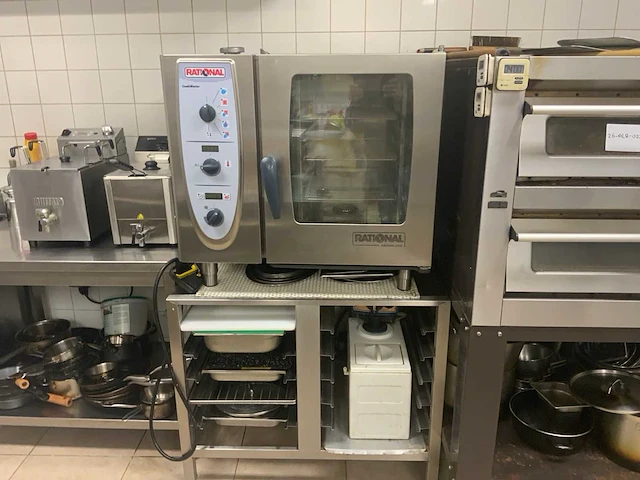Rational - combi steamer cm61 - conventionele oven 68x78x161 cm - afbeelding 1 van  6