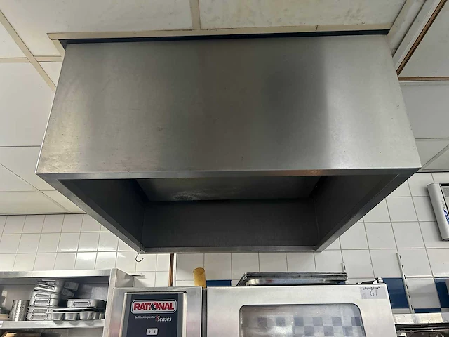 Rational - selfcooking center 5 senses - combisteamer met rvs afzuigkap - afbeelding 12 van  18