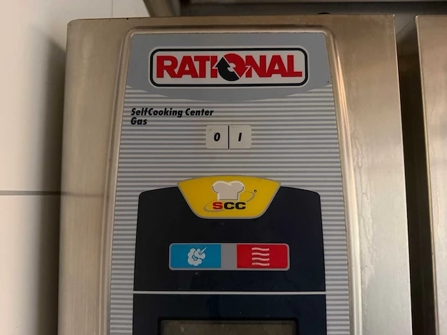 Rational - selfcooking center gas - combisteamer op rvs onderstel met afzuigkap - afbeelding 9 van  13