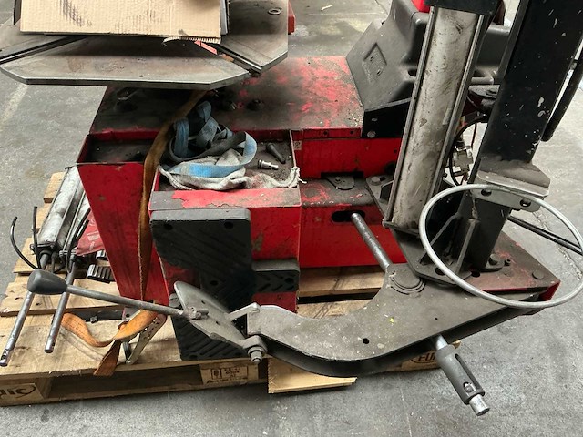 Ravaglioli banden de-en montageapparaat - afbeelding 2 van  13