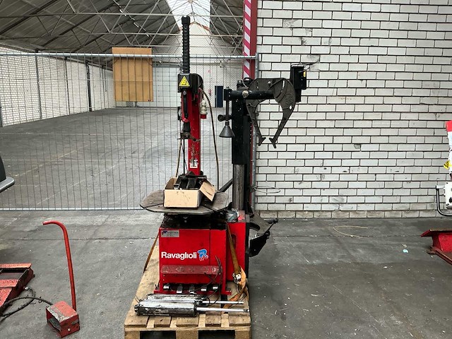 Ravaglioli banden de-en montageapparaat - afbeelding 1 van  13